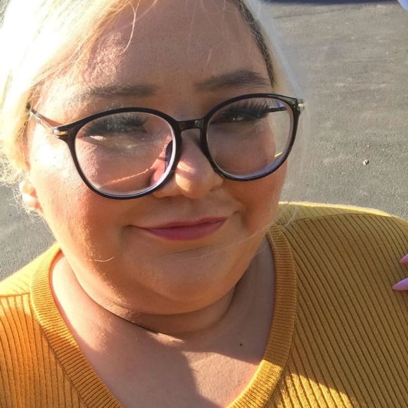 Poshmark profile picture for @preoccupied